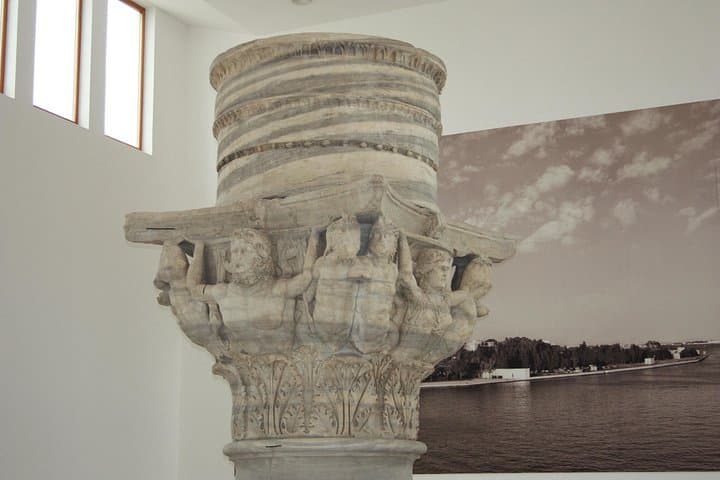 Tour of the historic center of Brindisi