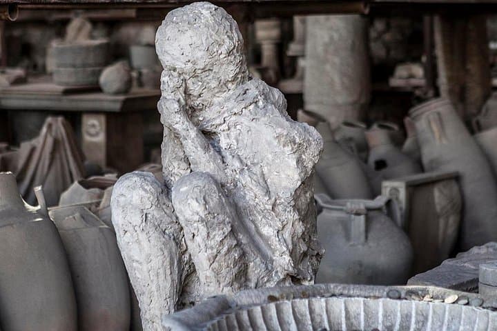 Pompeii with an archaeologist, 3h detailed visit ...