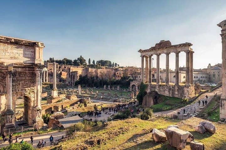 Transfer from Rome center to Fiumicino airport with van