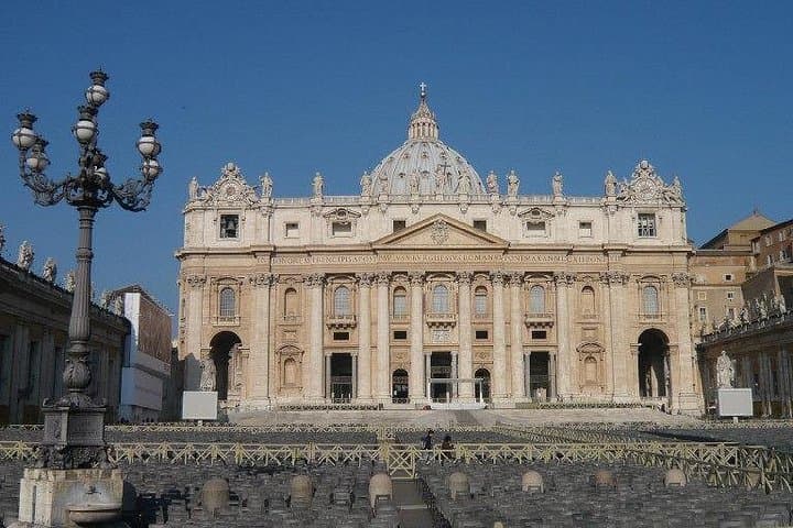 Transfer from Fiumicino airport to Rome center van