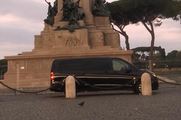 Private vip port transfer from Rome port to Rome city hotel