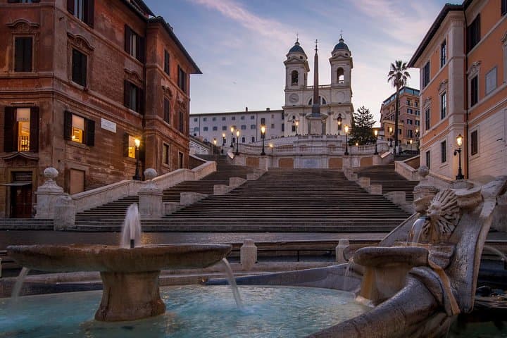 Capture Iconic Sights of Rome