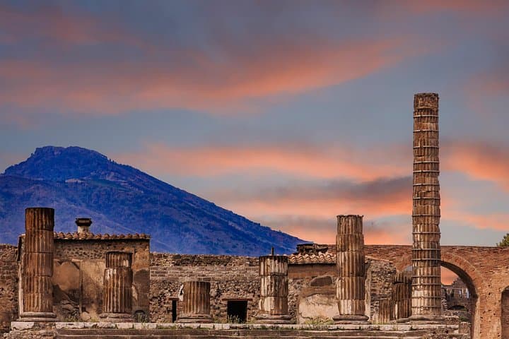 Group tour: Naples and Pompei in one day!
