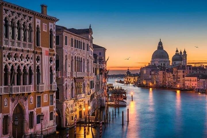 Venice at Sunset – Private Walking Tour & Luxury Water Taxi