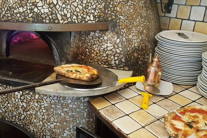 Rome: Pizza Cooking Class combined with Guided Sightseeing