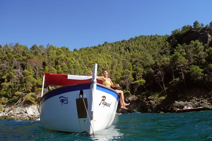Morning Boat Tour to Cinque Terre with brunch