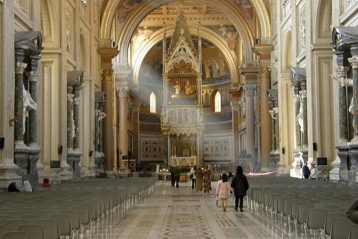 Jubilee Divine Pathways: Tour of Rome's Basilicas - Private Cab