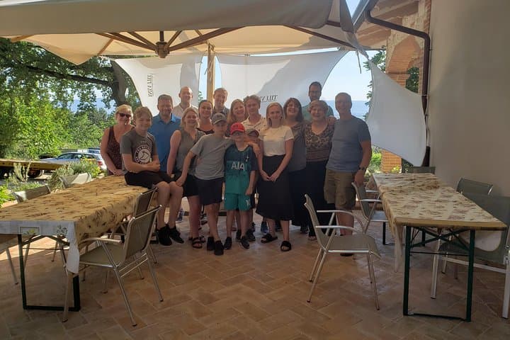 Winery tour with wine tasting from Assisi