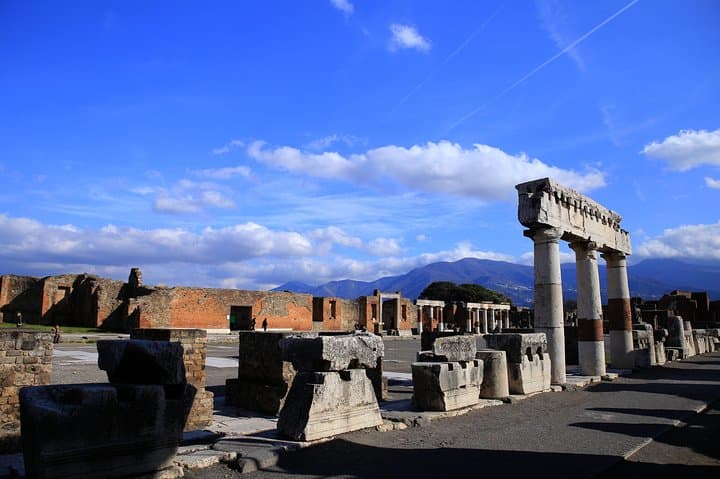 Private Half-Day Tour of The Pompeii Ruins Highlights and Mann