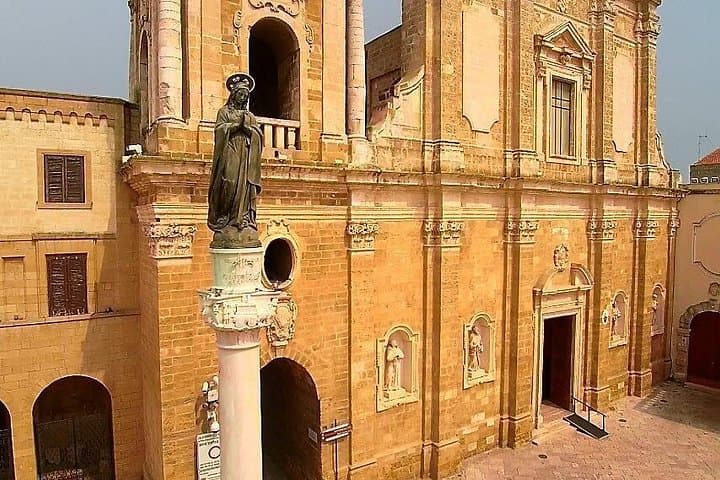 Tour of the historic center of Brindisi