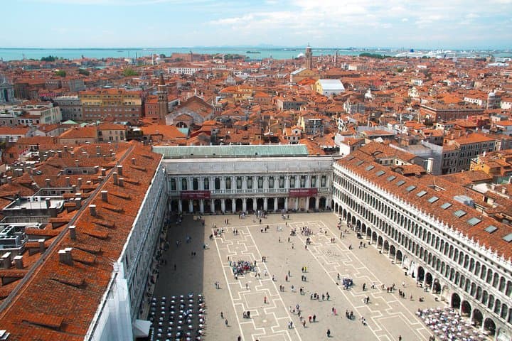 Discover Venice’s most Photogenic Spots with a Local