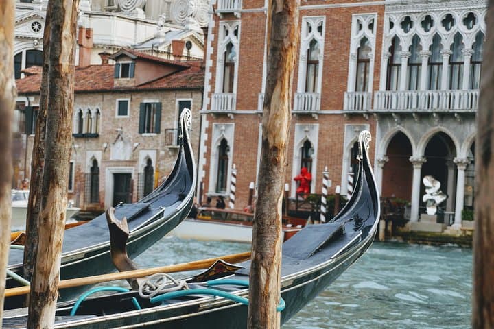 Discover Venice’s most Photogenic Spots with a Local