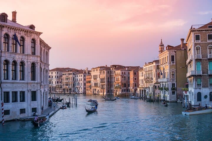 Explore Venice in 90 minutes with a Local
