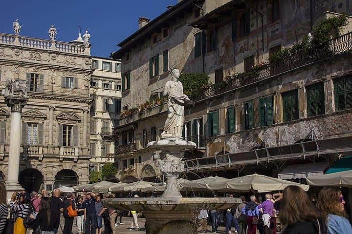 Private 2,5 hour Walking Tour of Verona with Private Tour Guide