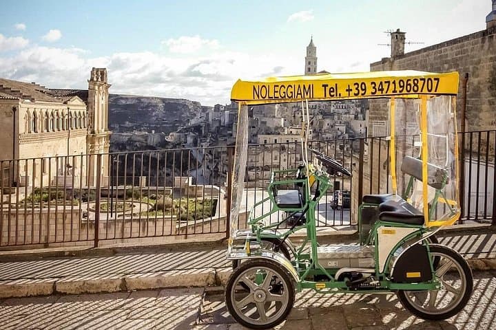 Grand Tour of the Stones in Electric Rickshaw