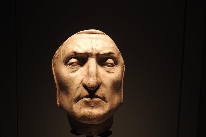 Dante's mask in Palazzo Vecchio