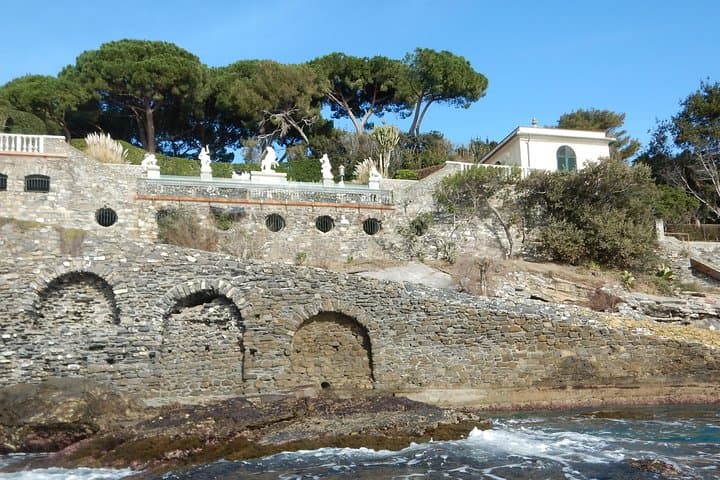 Paddling Genoa secret coast