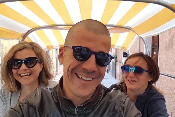 Apelisetta tuk tuk: 2 hours tour of Cagliari