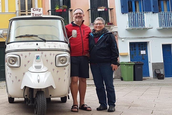 Apelisetta tuk tuk: 2 hours tour of Cagliari