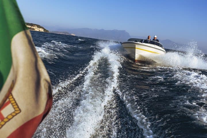 Tour in speedboat