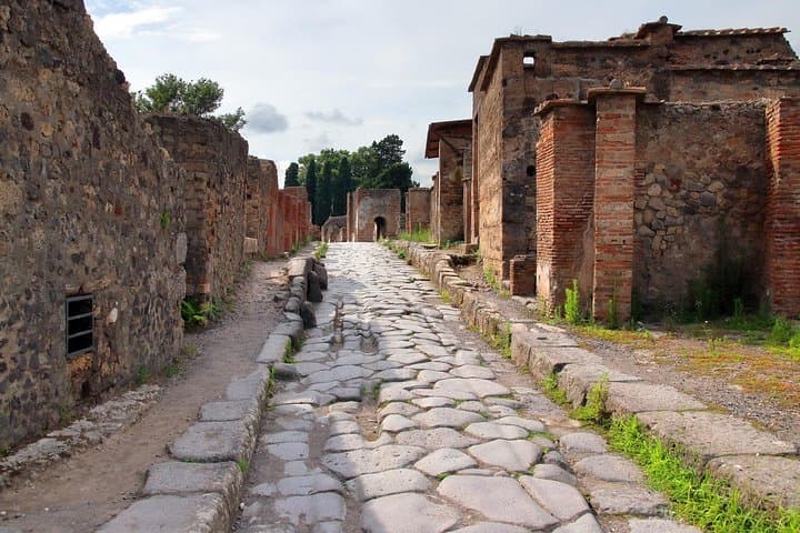 Naples and Pompeii private Tour with transfer