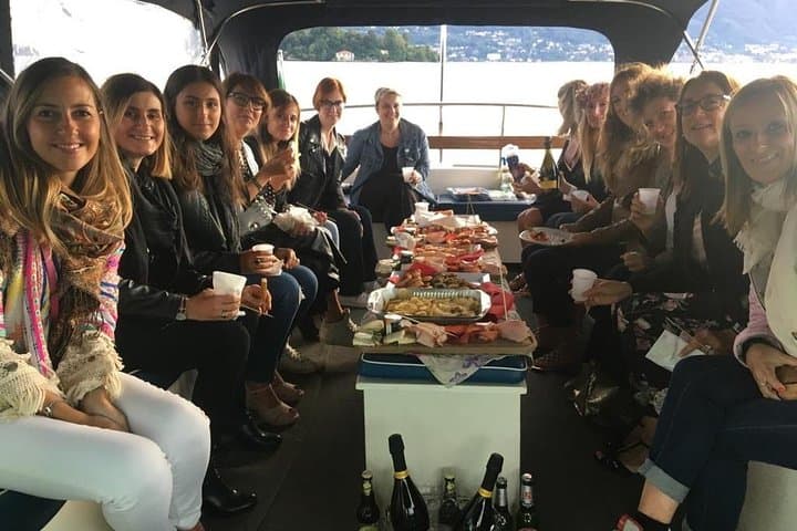 Borromean Islands Private Hop-On Hop-Off Boat Tour from Stresa