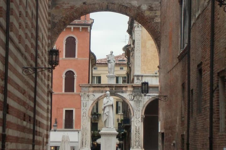 Hidden Verona at Sunset - evening walking tour