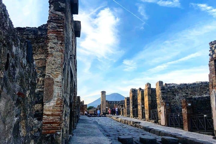 Pompeii Skip-the-Line Entry Small Group Guided Tour