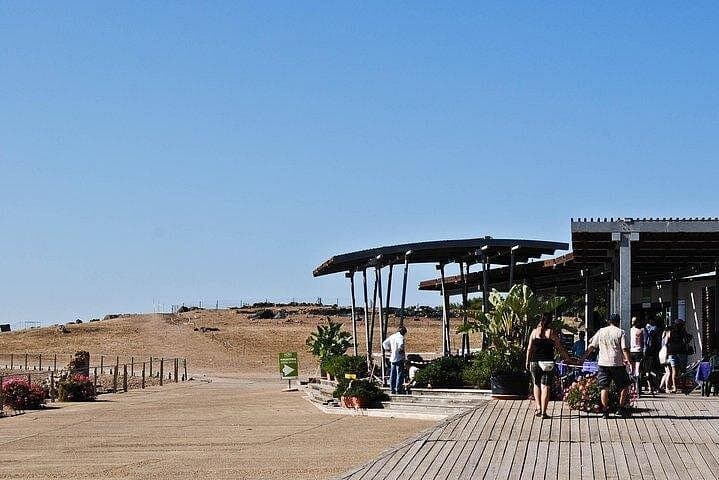 Archaeological tour of Nora