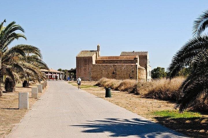 Archaeological tour of Nora