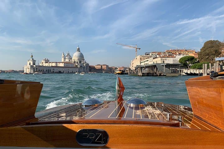 Private transfer from hotels in Venice to Venice Cruise Terminal