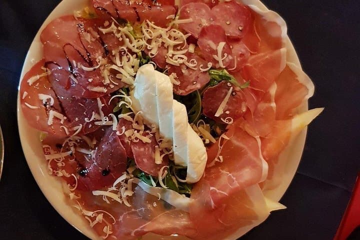 Traditional Neapolitan Dinner in Pompei - Villa Franca - Family Restourant