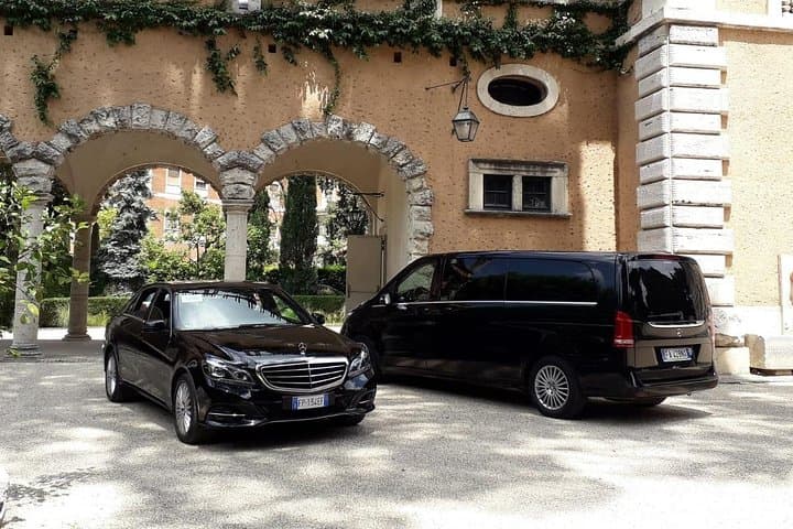 The Holy Doors Experience: Papal Basilicas & Seamless Transfer