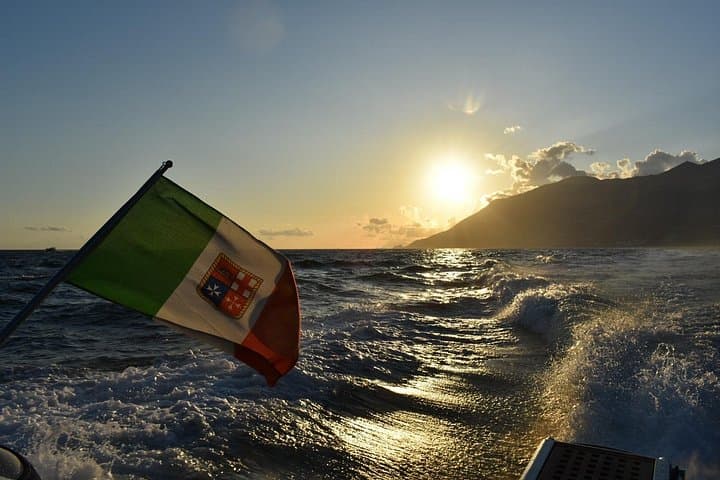 AmalfiCoast half day trip by boat to discover the highlights