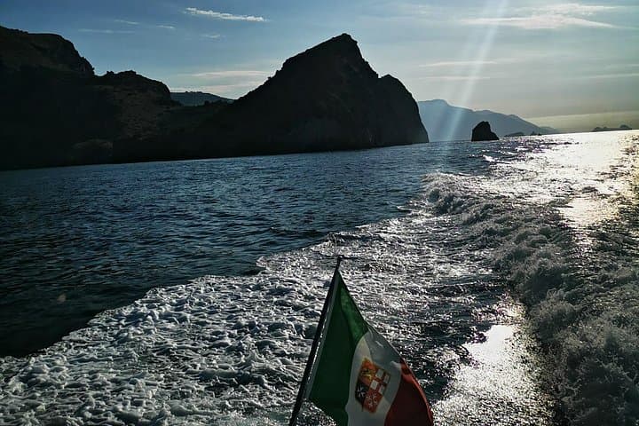 AmalfiCoast half day trip by boat to discover the highlights