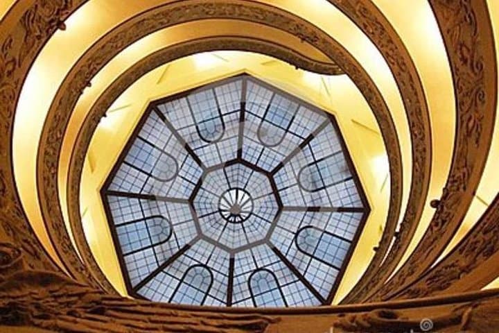 Spiral staircase, by Giuseppe Momo