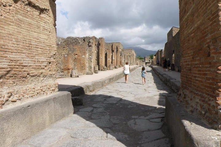 Day Trip from Rome: Pompeii and Naples - Private Tour