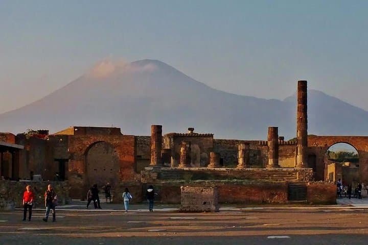 Day Trip from Rome: Pompeii and Naples - Private Tour