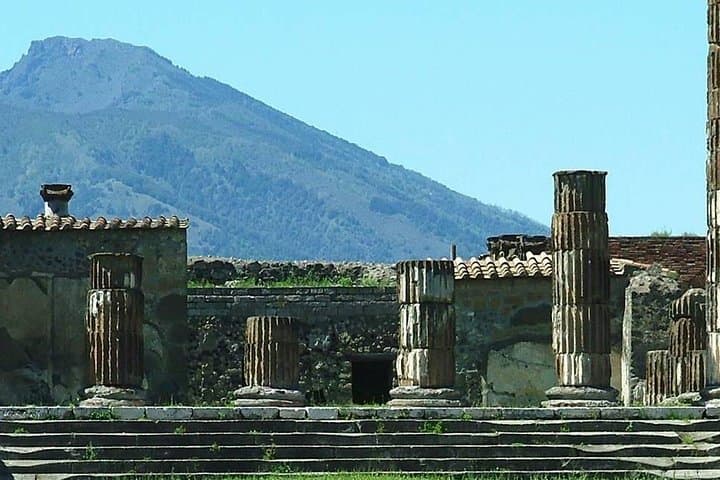 Day Trip from Rome: Pompeii and Naples - Private Tour