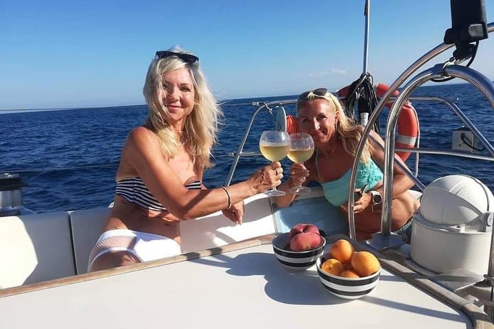 Sailing tour at sunset in catania