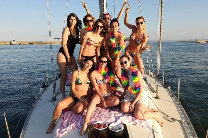 Sailing tour at sunset in catania