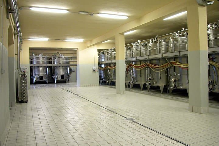 Steel tanks
