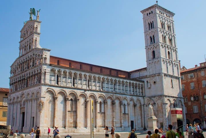 Direct Transfer from your Hotel in ROME to your Hotel in LUCCA
