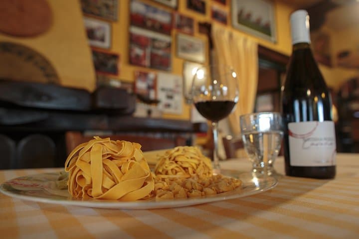 Tagliatelle and Cabernet Sauvignon (Rosso Bologna DOCG wine)
