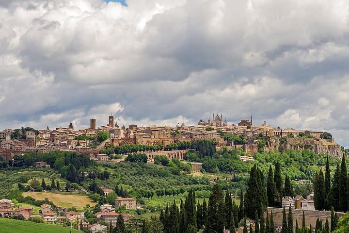 Private Transfer from Accommodation in ORVIETO to Accommodation in ROME