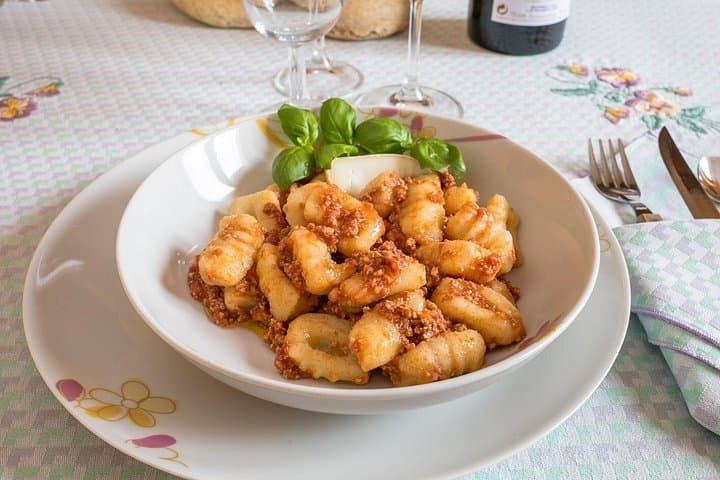Cesarine: Typical Dining & Cooking Demo at Local's Home in Turin