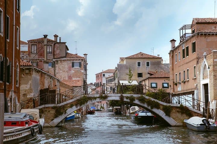 Discover Cannaregio district and the jewish ghetto
