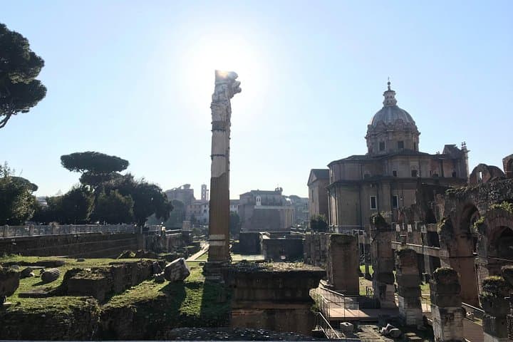 Private Tour of the Colosseum and Ancient Rome with Hotel Pick Up