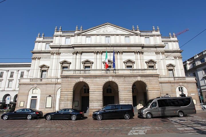 LINATE - MILANO airport transfer - sedan 1-3 pax