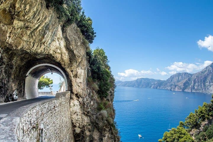 Private Transfer: from Rome (hotel-airport-railway station) to Positano (hotel)